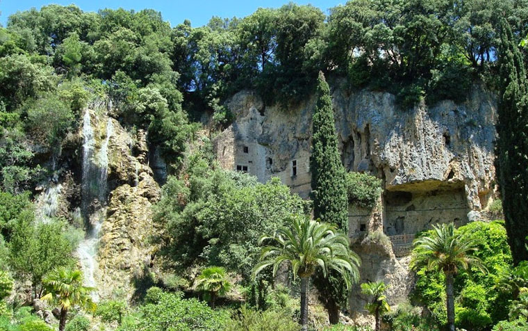 Villecroze les grottes