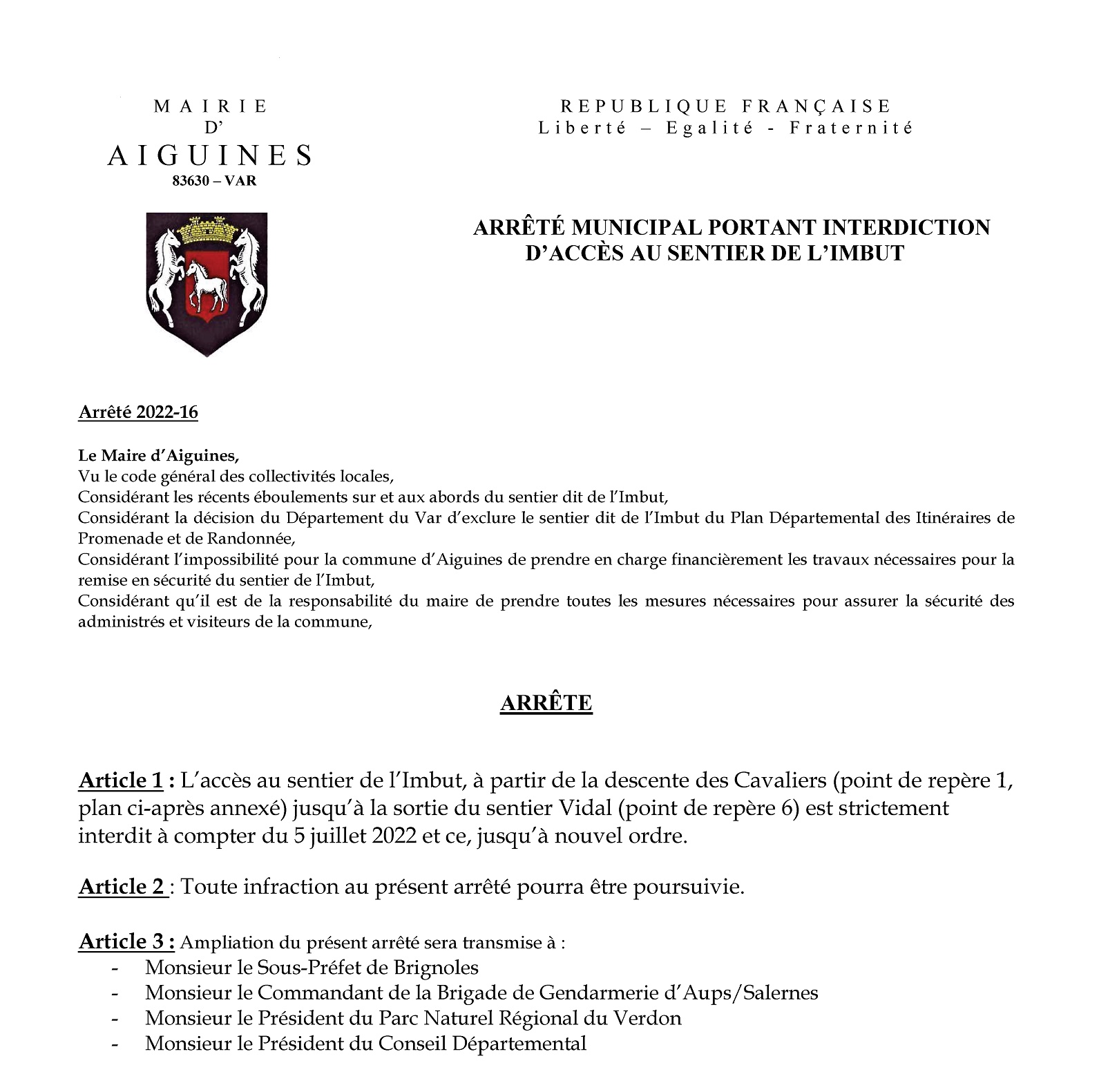 Photo AIGUINES - Le sentier de l'Imbut - FERMETURE