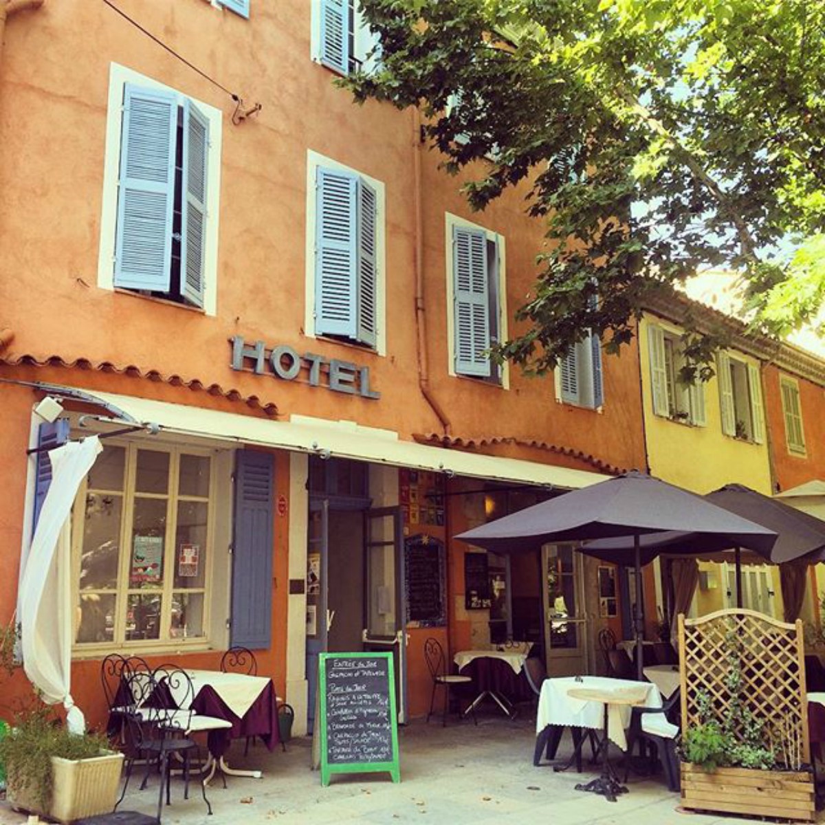 Restaurant Sous les platanes - Restaurant Sous les platanes