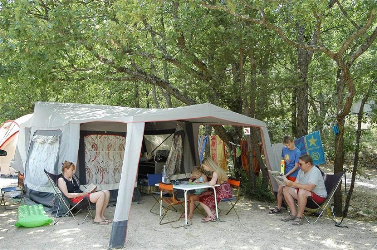 Le Vieux chêne - Bauduen - un emplacement - LE VIEUX CHENE - BAUDUEN