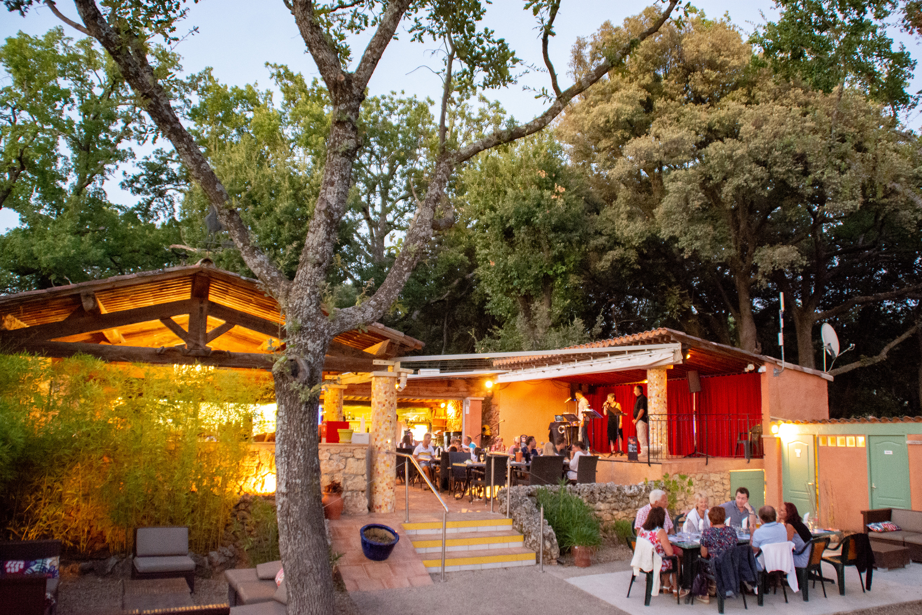 Restaurant - Campasun Camping International_Aups