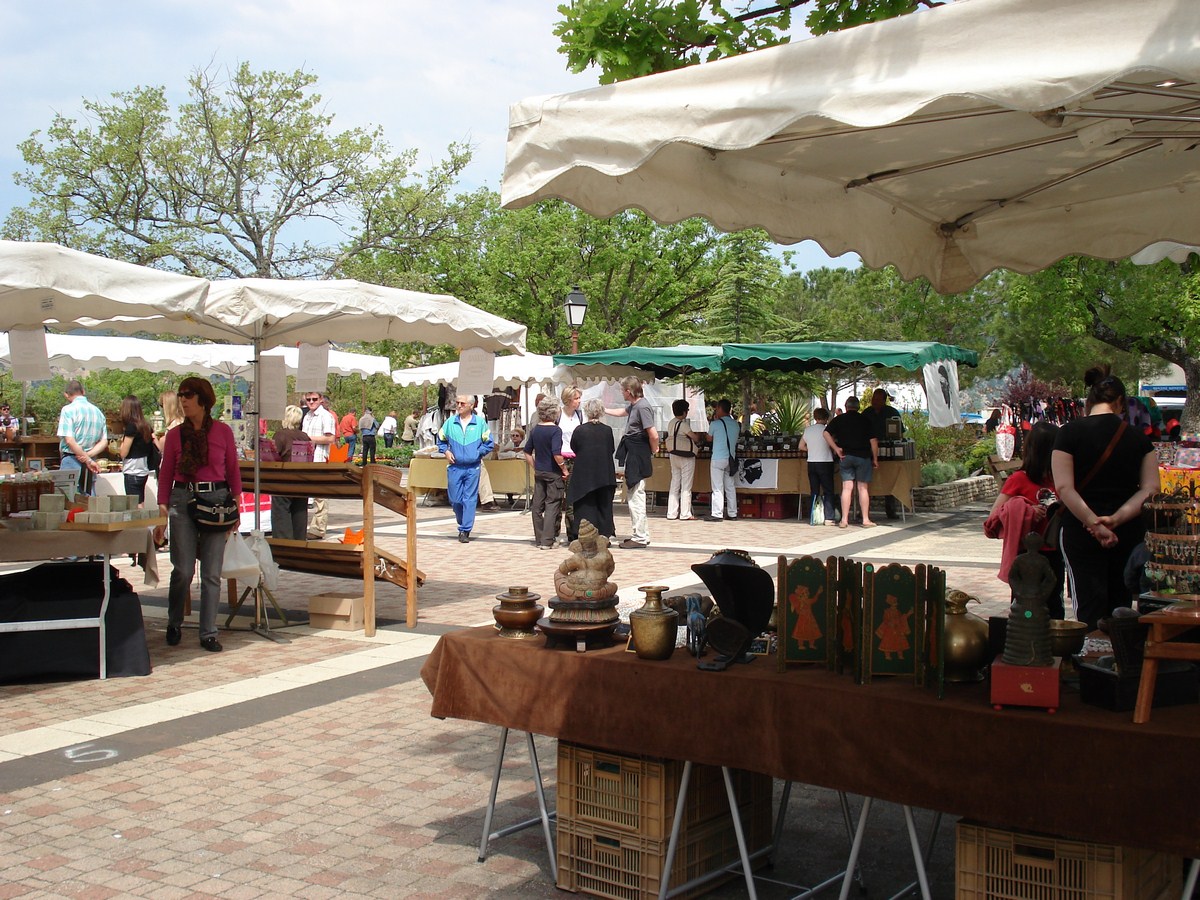 Place Ste Anne - Marché provençal