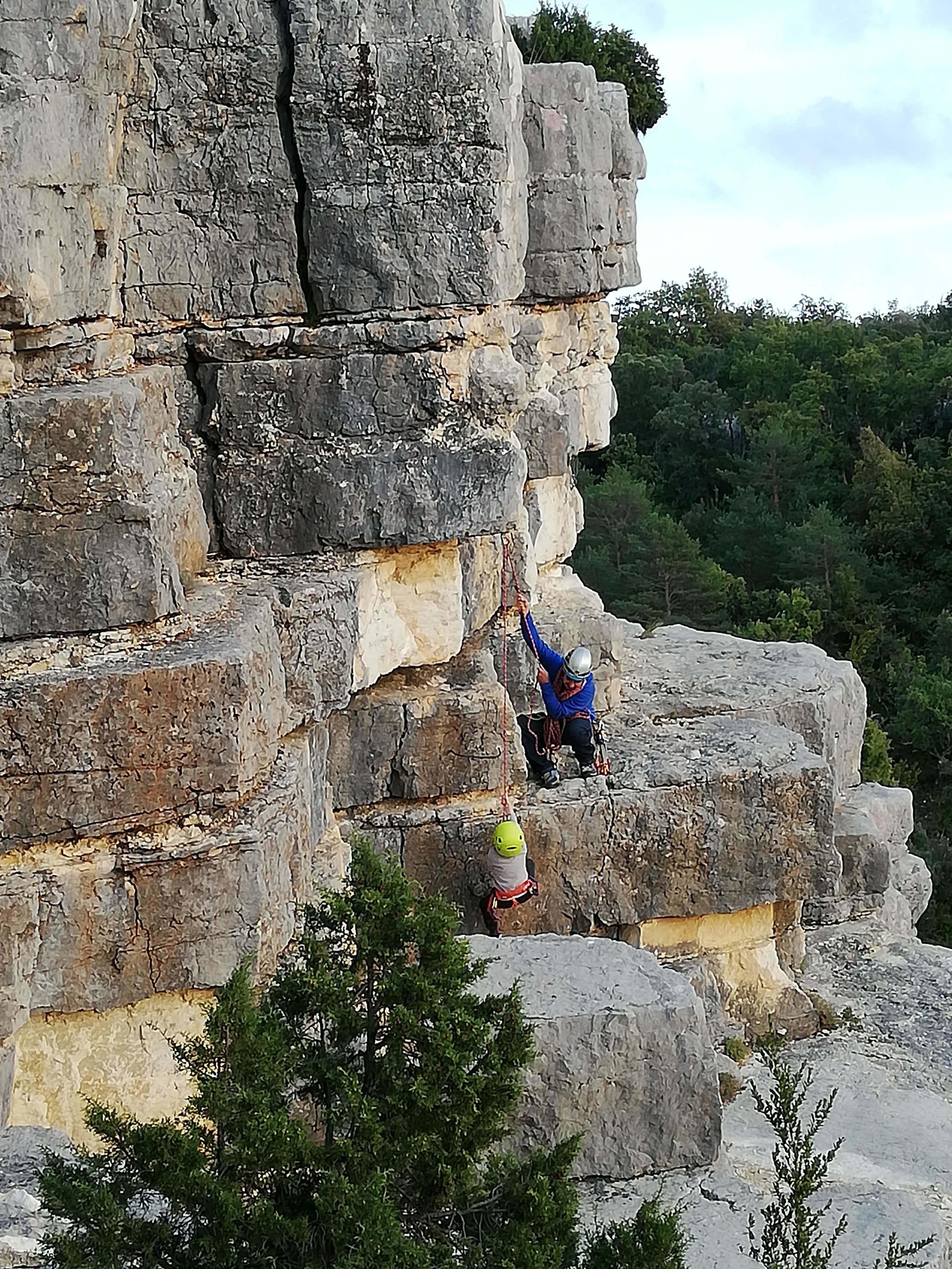 Activité - exemple - Le Vallon d'Estay - site d'escalade