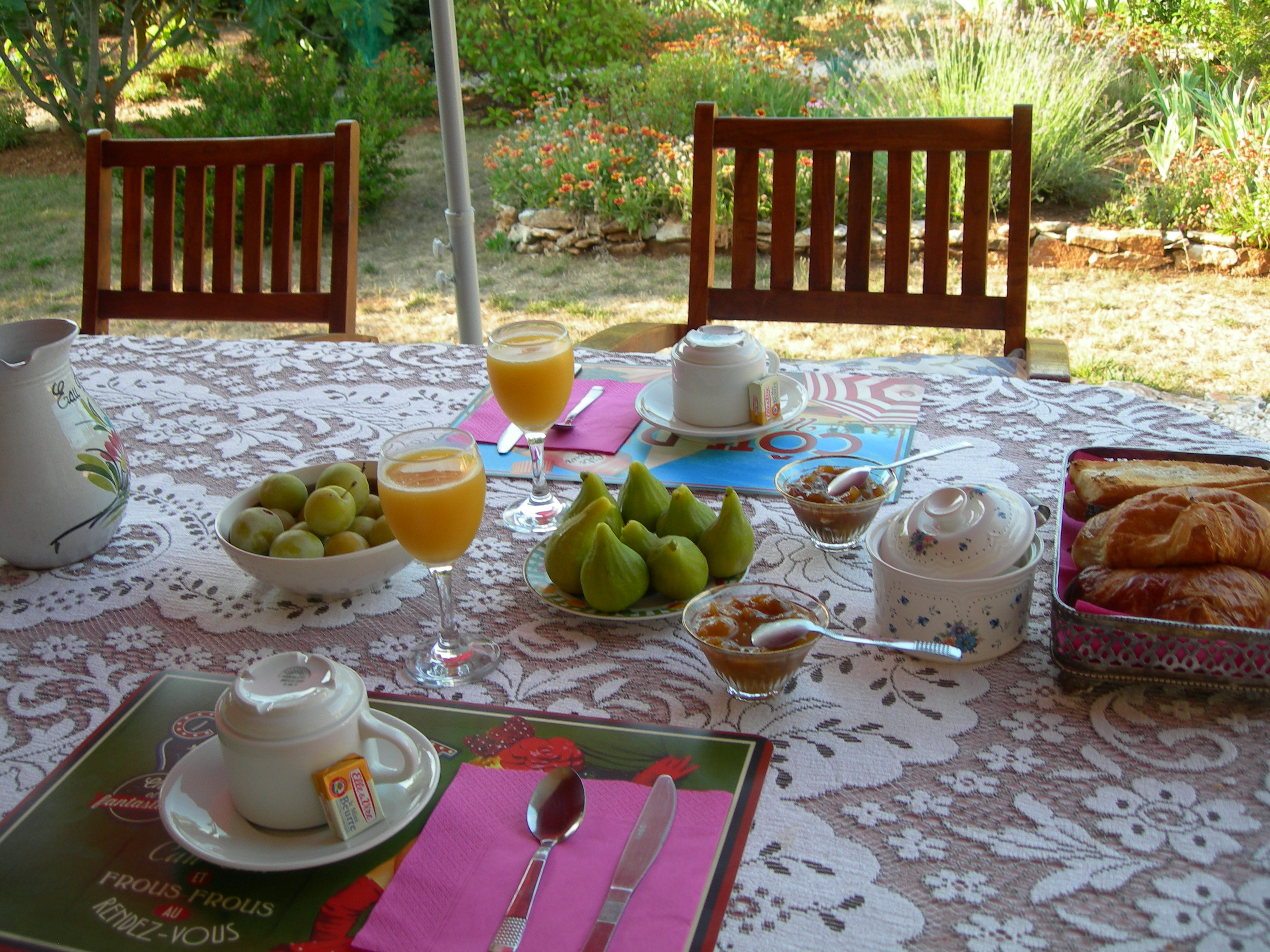 Petit déjeuner - Les Tamaris Chambres d'hôtes