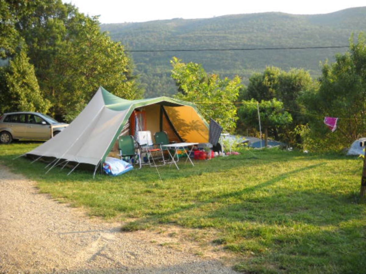 Emplacement tentes - Les Restanques