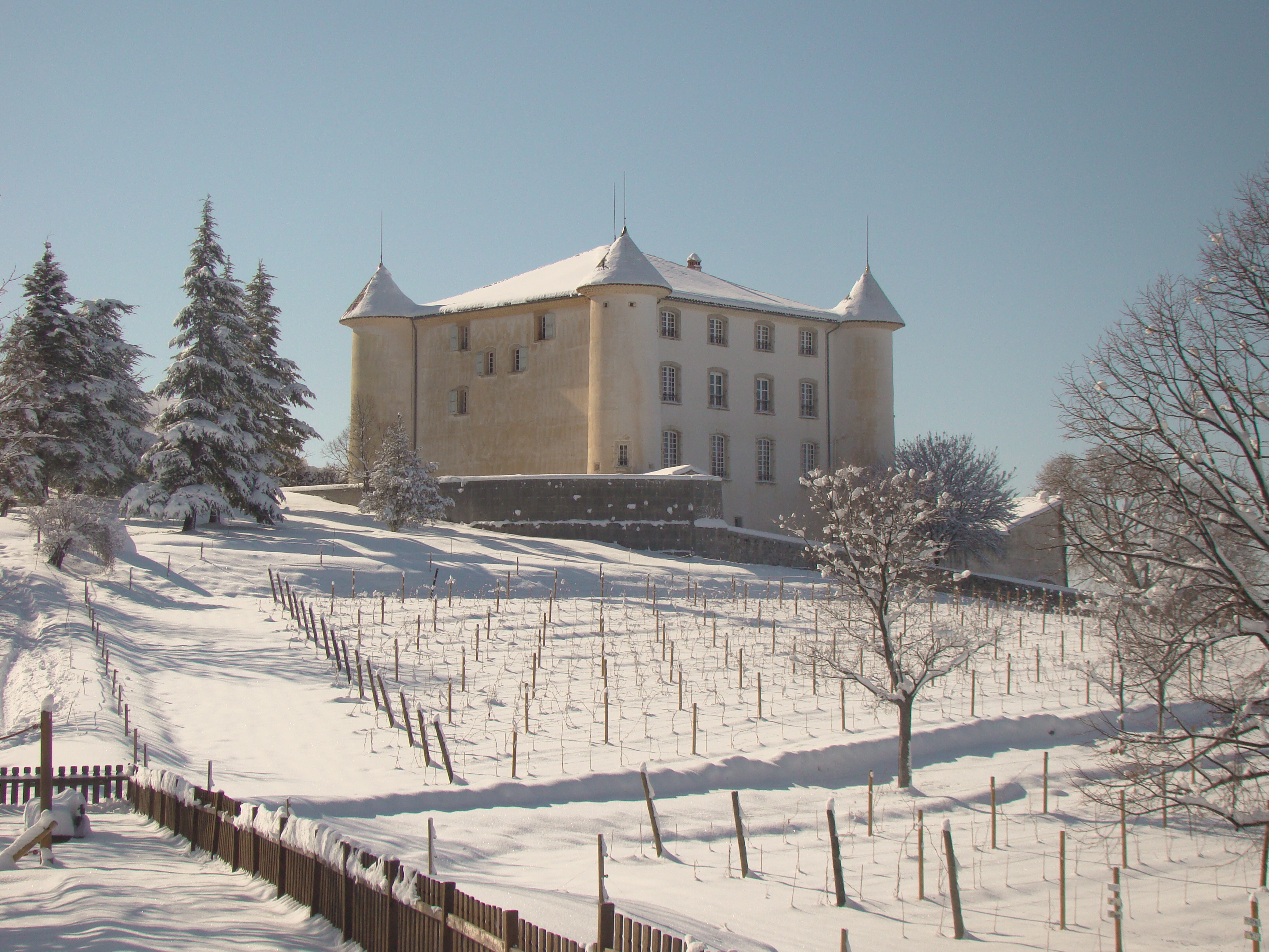 Sous la neige - Château d'Aiguines