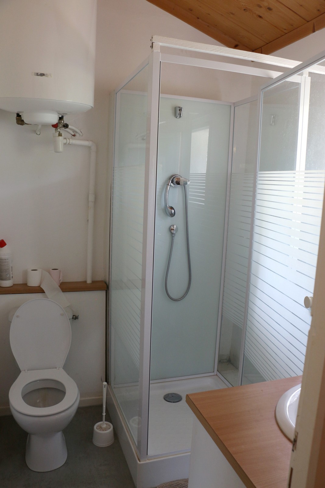Salle de douche 2 - Gites communaux