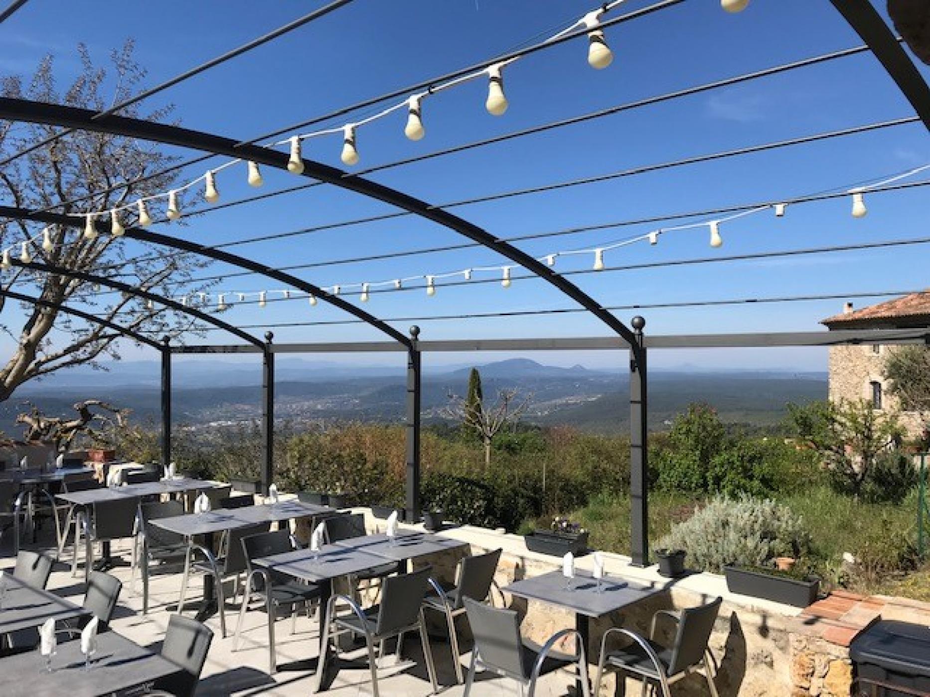 Terrasse vue - La Farigoulette