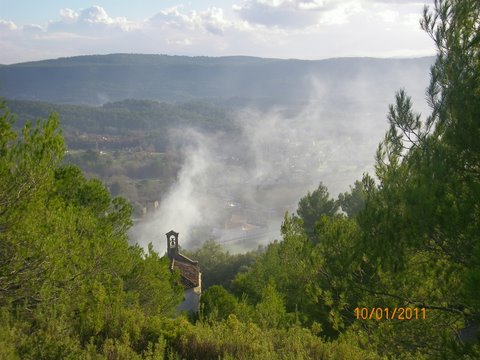 Vue sur la chapelle - Cascade de paysages