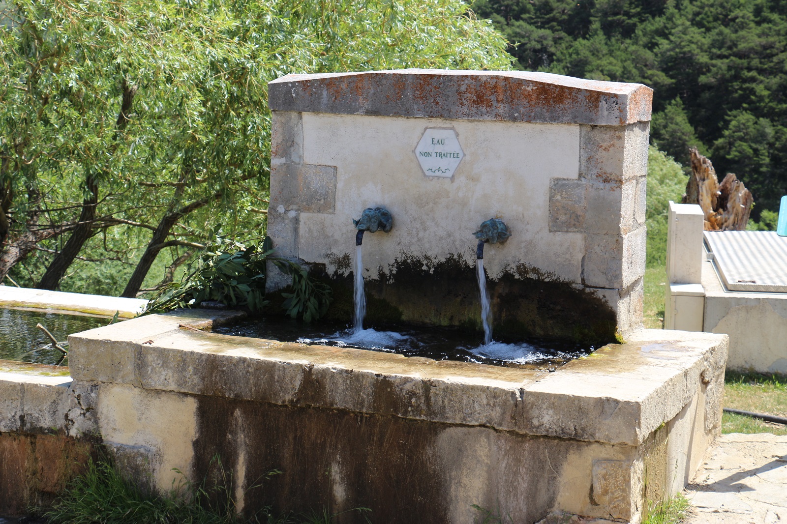 Vue générale - Fontaine des Henris