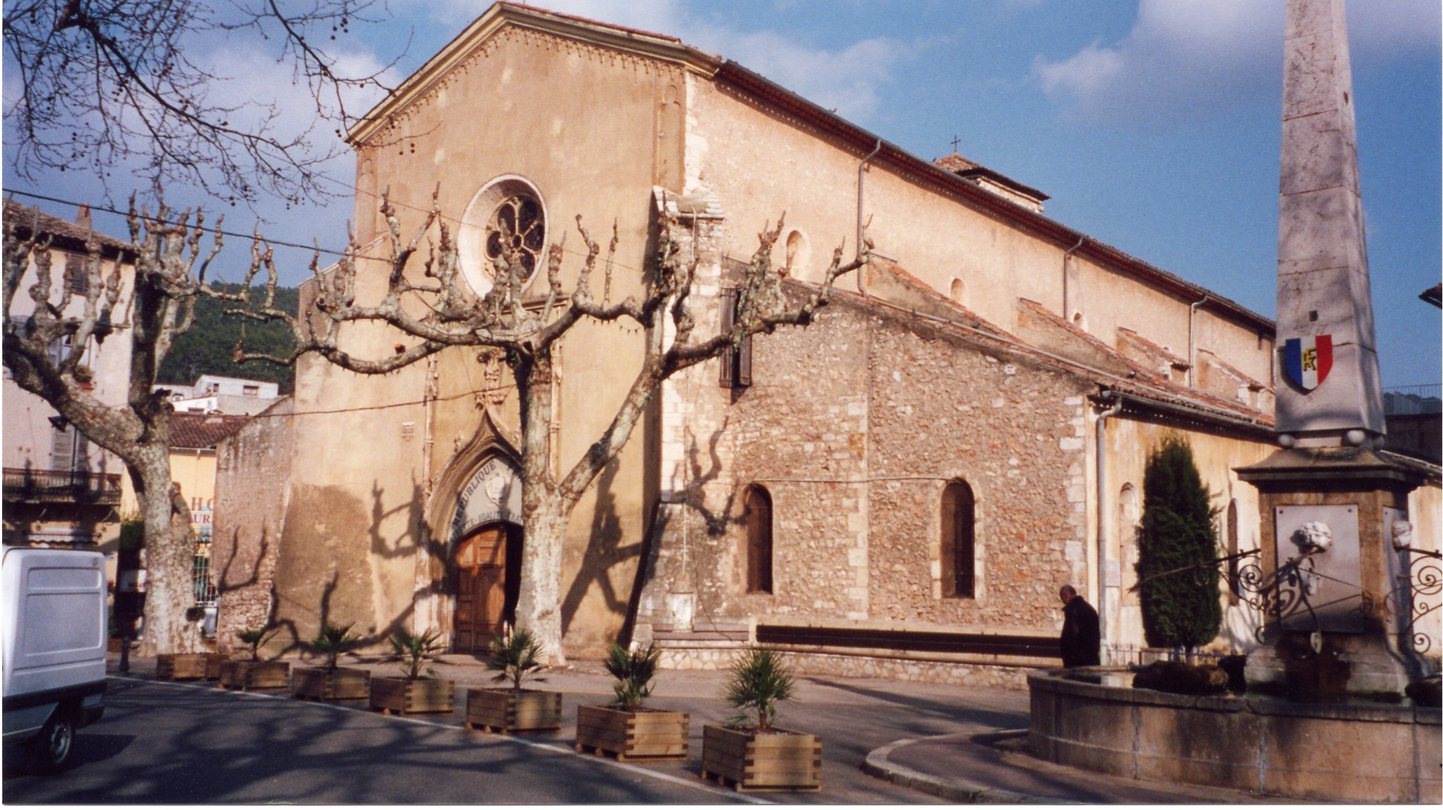 Vue d'ensemble - Collégiale Saint Pancrace