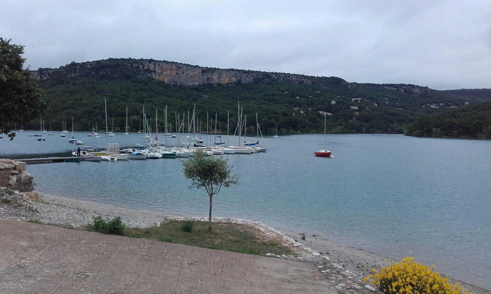 Le ponton et la plage - Le port