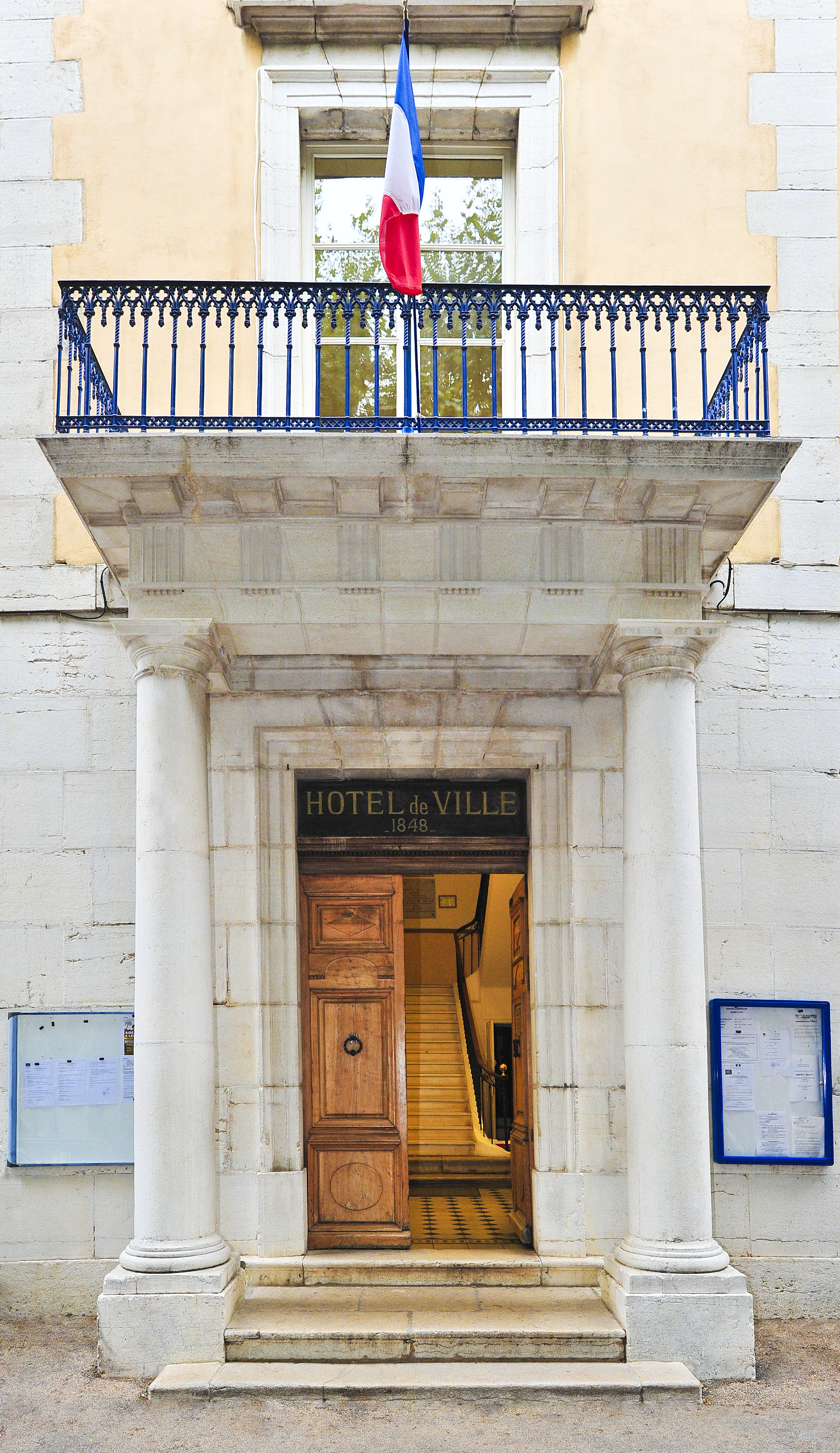 Fronton de l'Hôtel de ville - Hôtel de ville