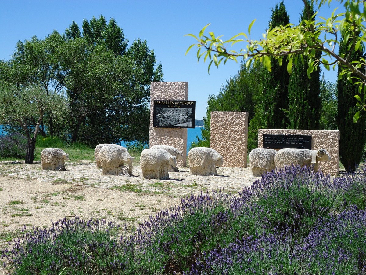 Photo Mémorial de l'ancien village