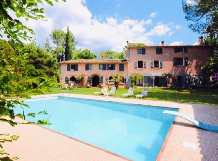 piscine devant maison principale - Les Gîtes de mon moulin