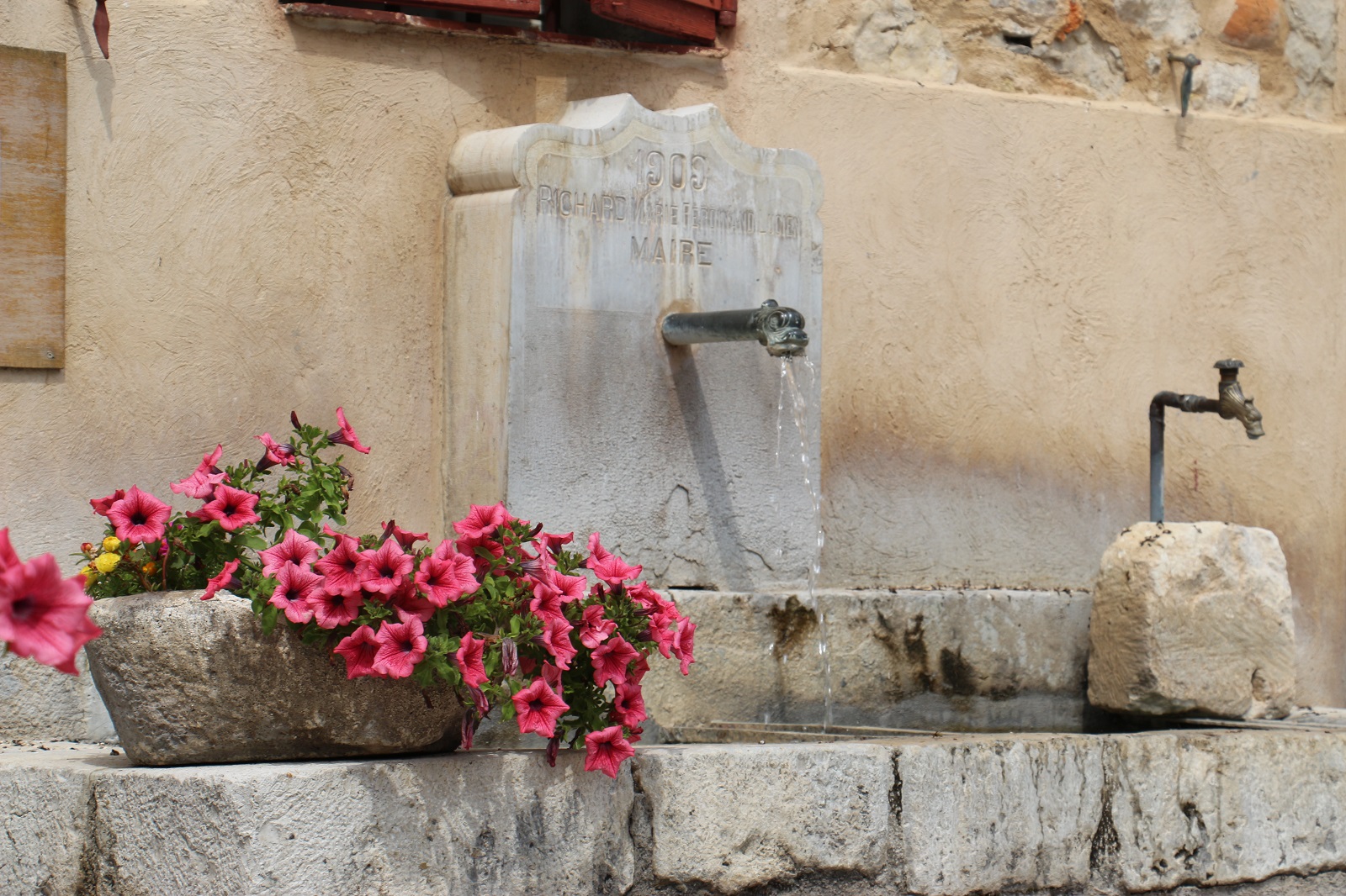 Photo Fontaine et lavoir