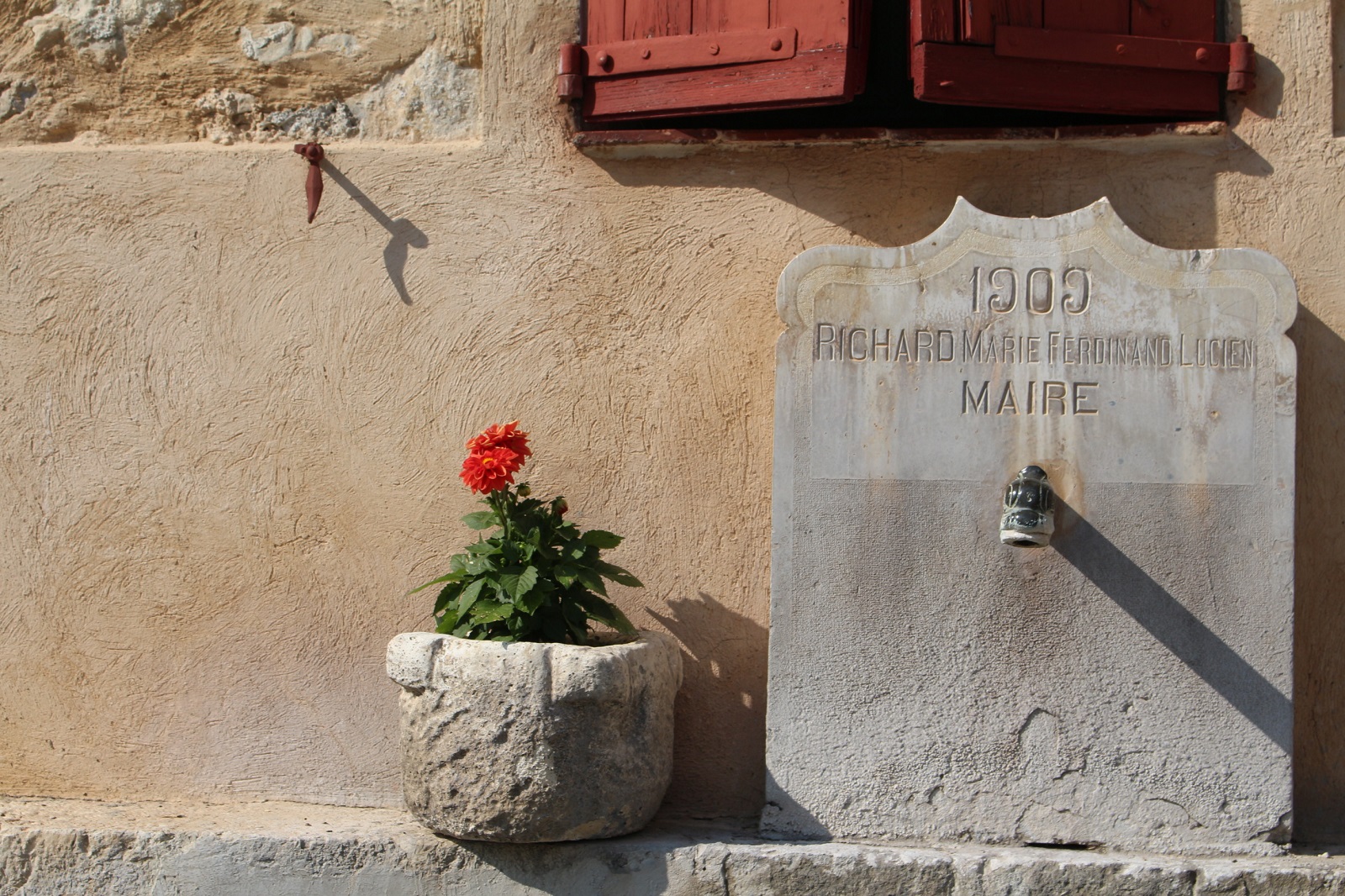 Inscriptions - Fontaine et lavoir