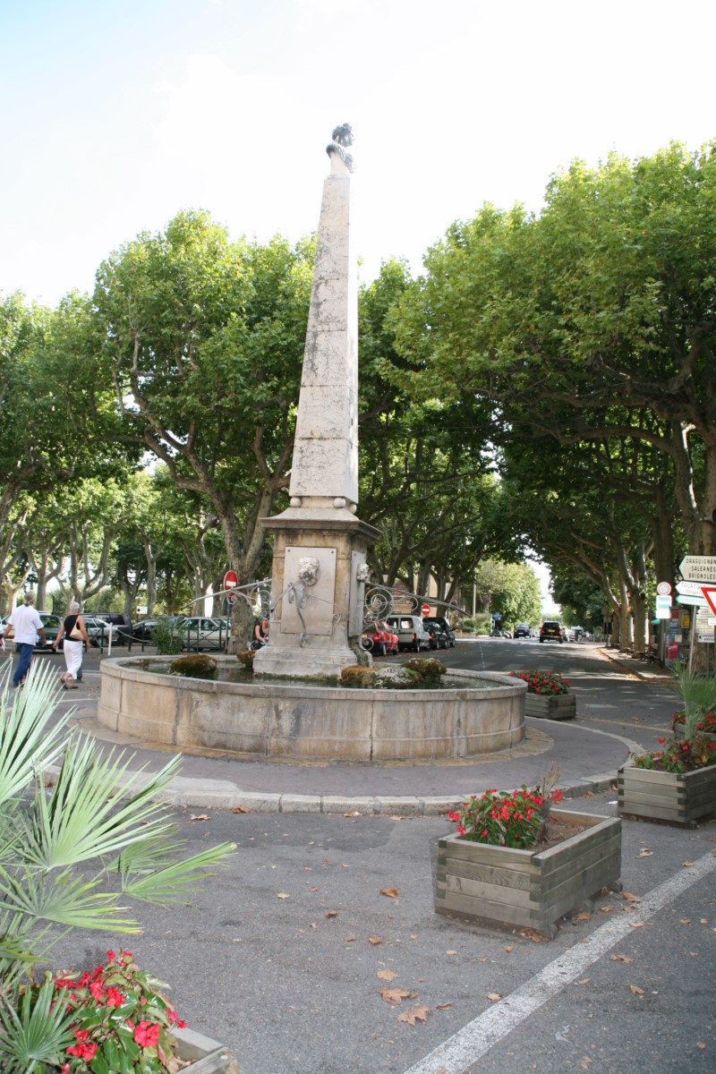 Fontaine Charles de Gaulle - Aups - Fontaine Charles de Gaulle - Aups