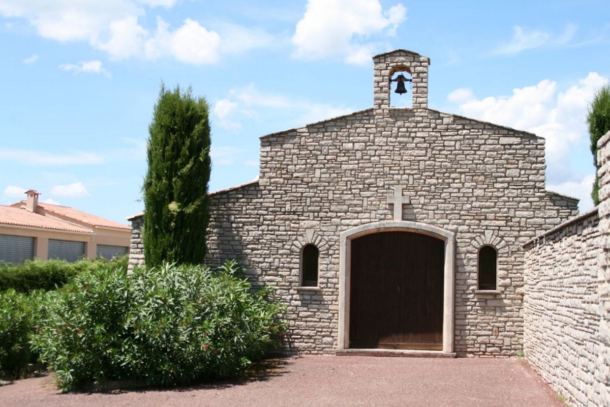 Entrée sur le cimetière - Chapelle dite 