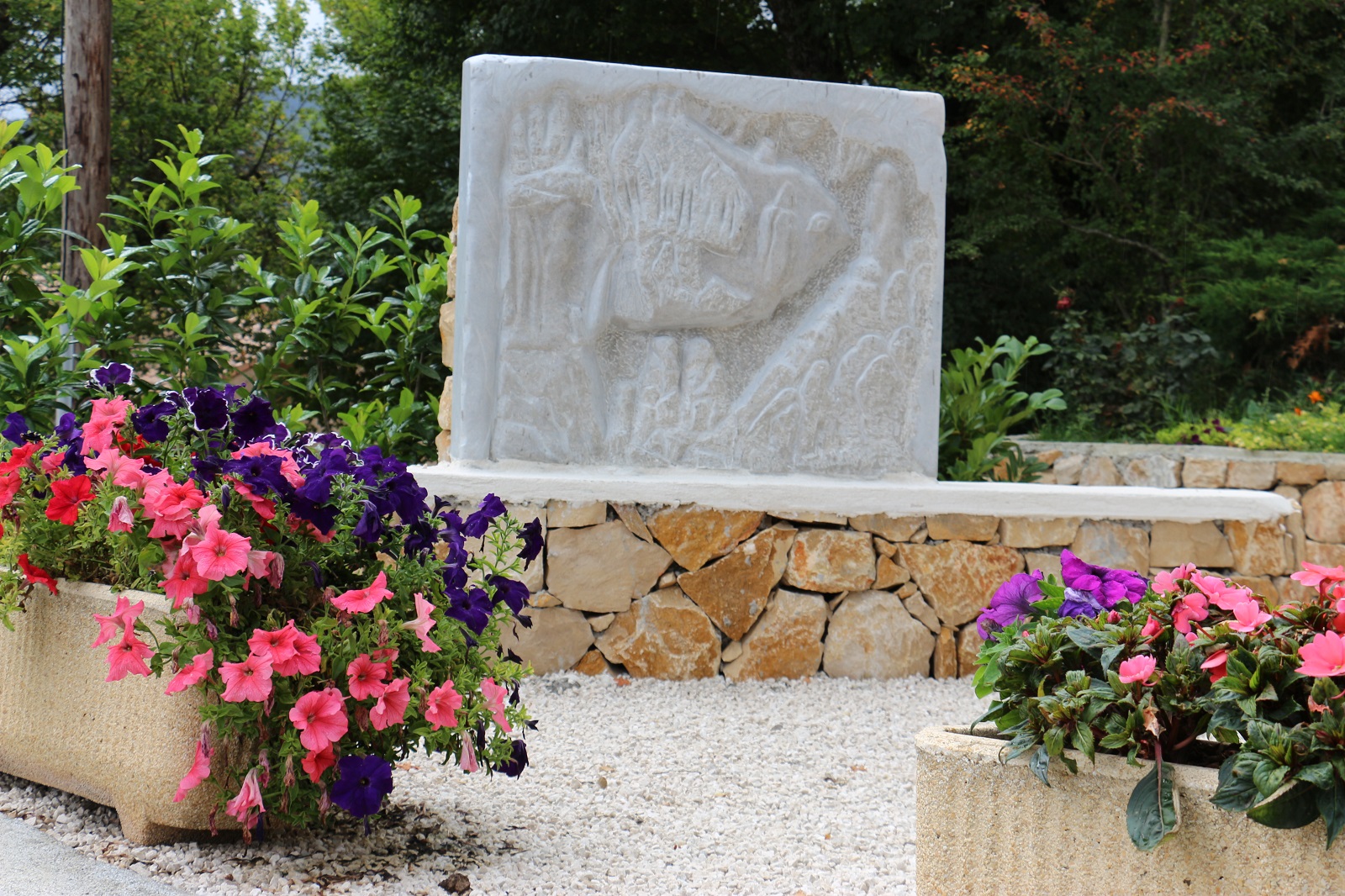 Sculpture fleurie - La Route de l'Histoire et des Légendes