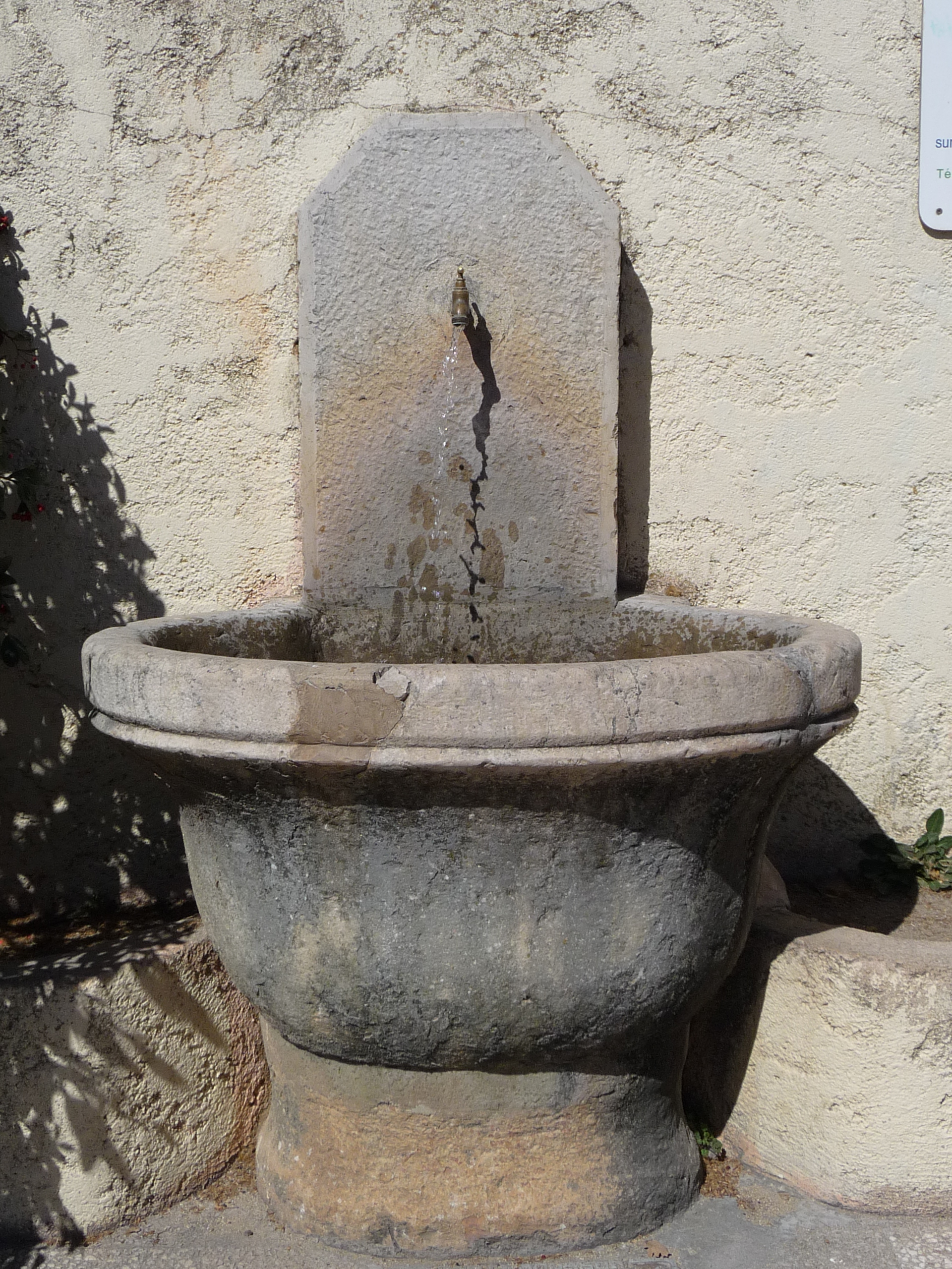 Fontaine du jardin d'enfants - Aups