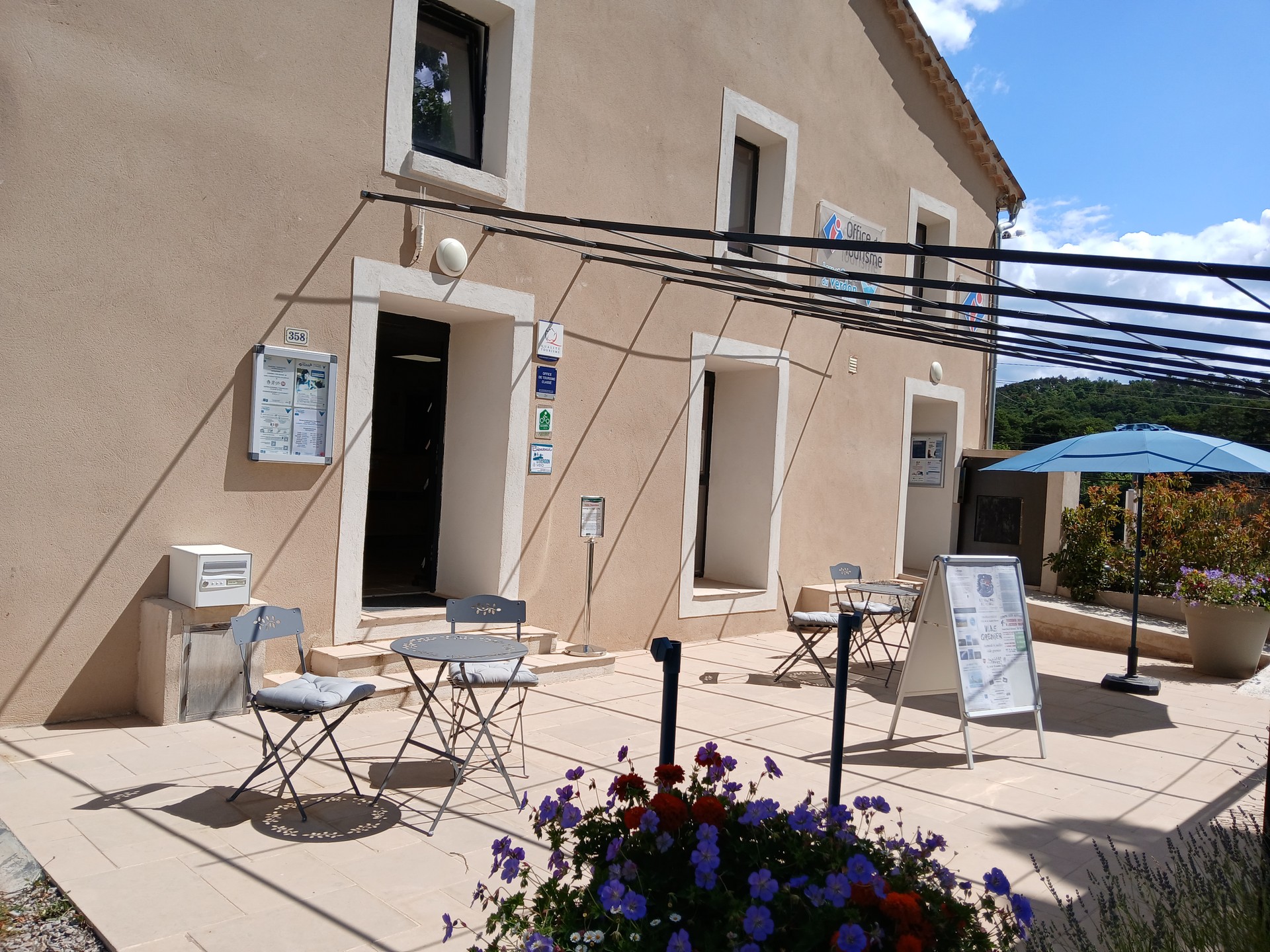 Terrasse - Bureau d'Information Touristique de La Martre - Artuby