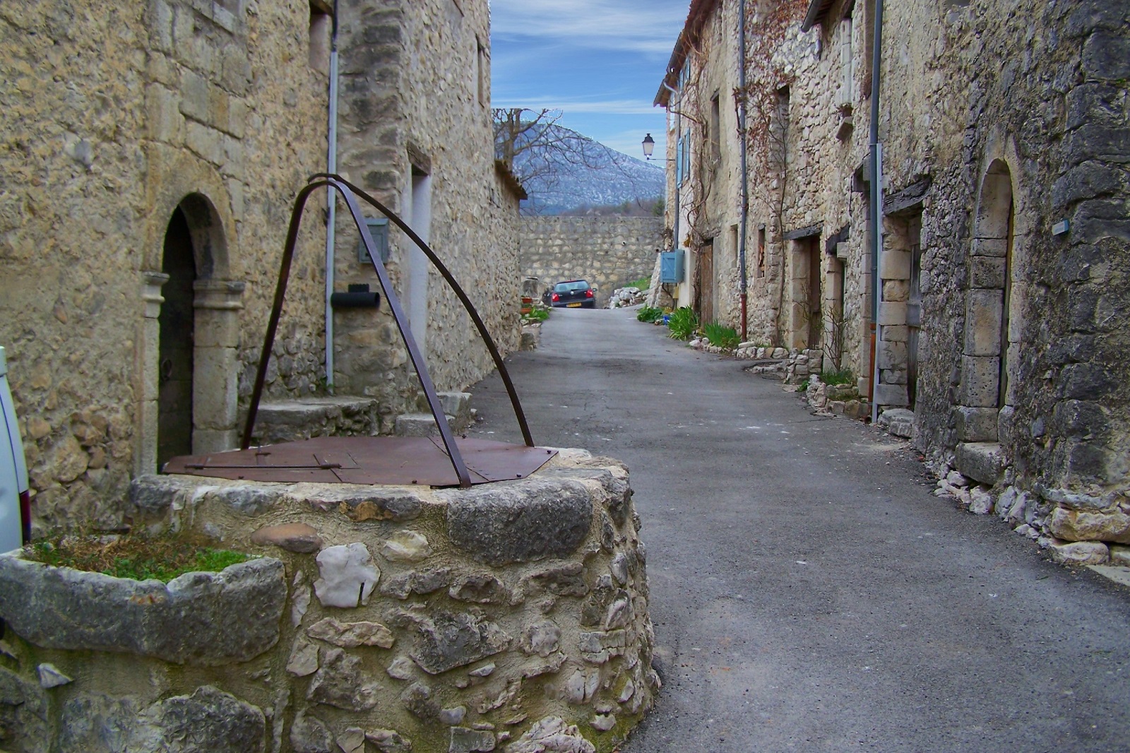 Street of the Well - Rue du Puits