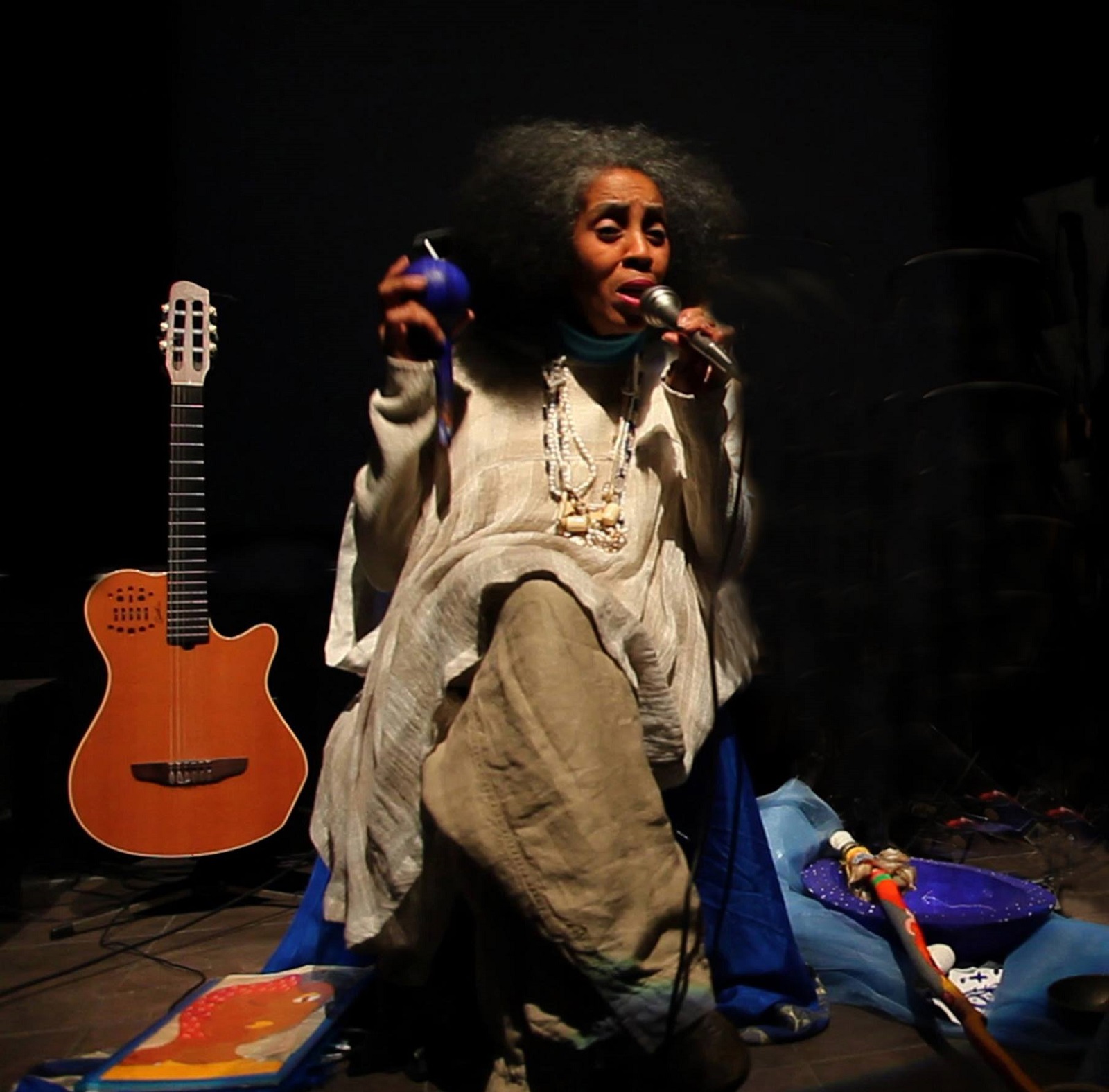 Aconcha chanteuse - Aconcha : Artiste franco-cubaine