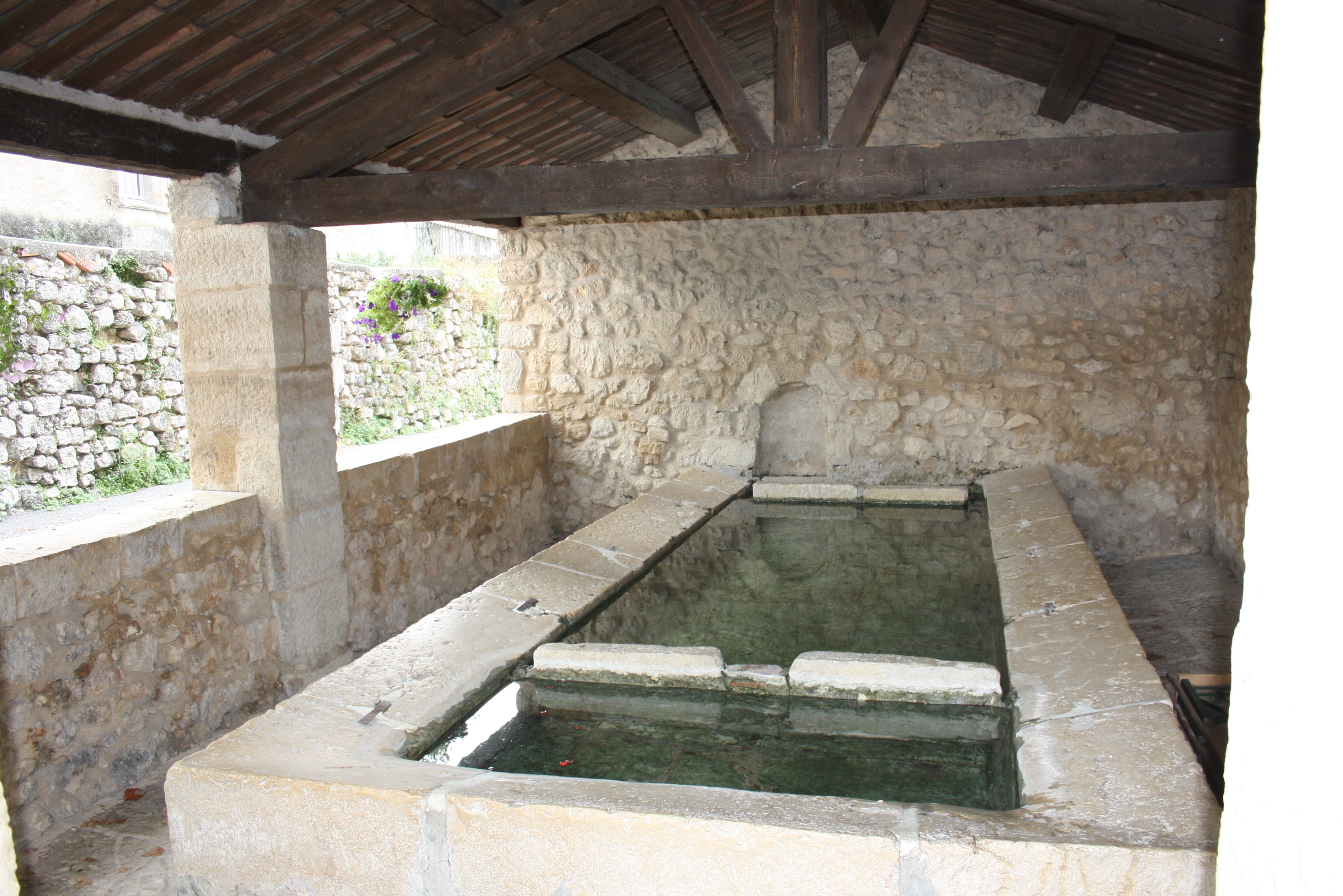 Vue du lavoir - Lavoir du village