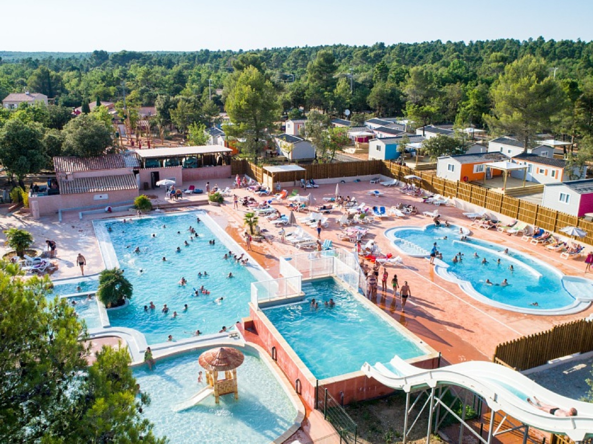 Espace piscine - Camping les Lacs du Verdon