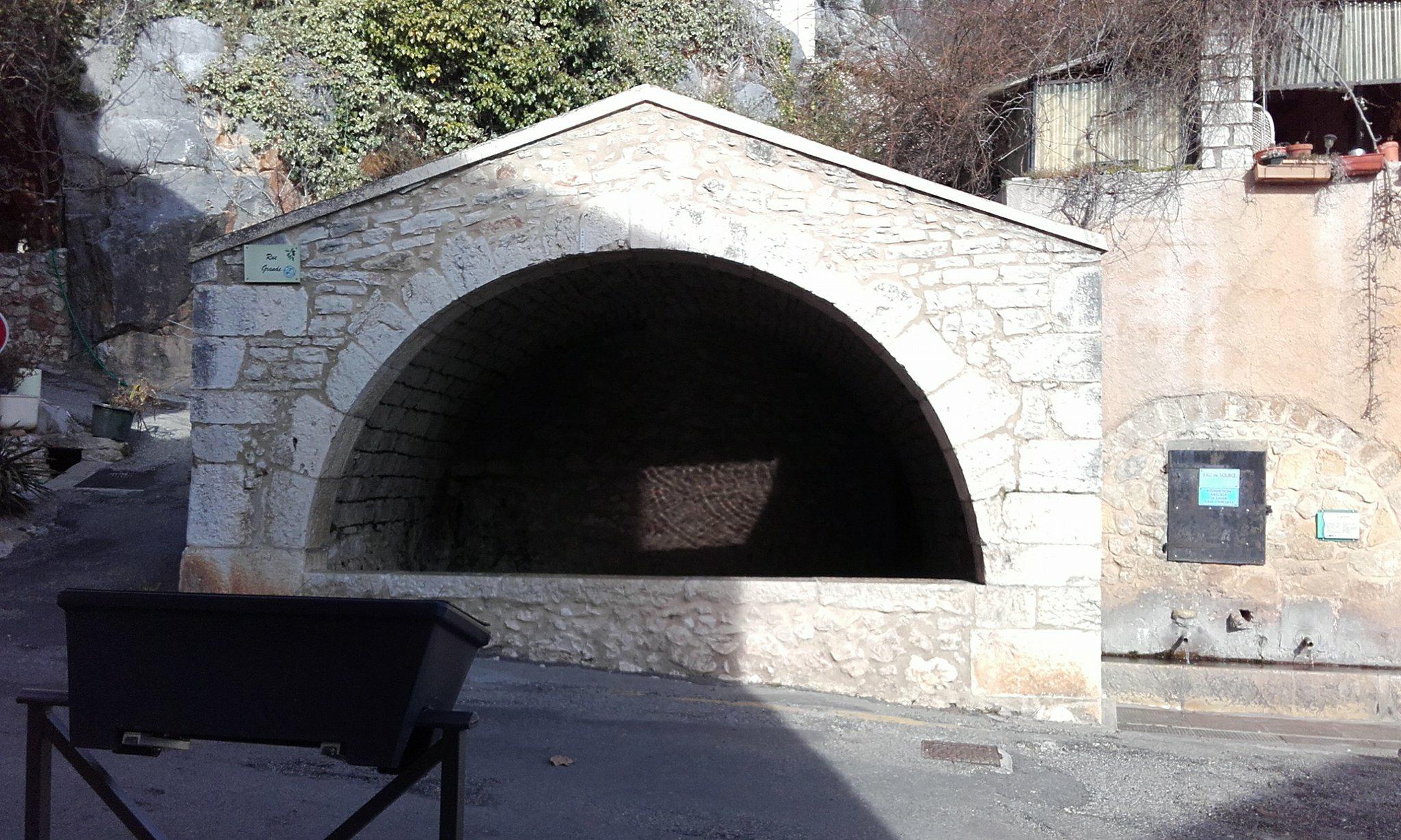 La grande fontaine, le lavoir