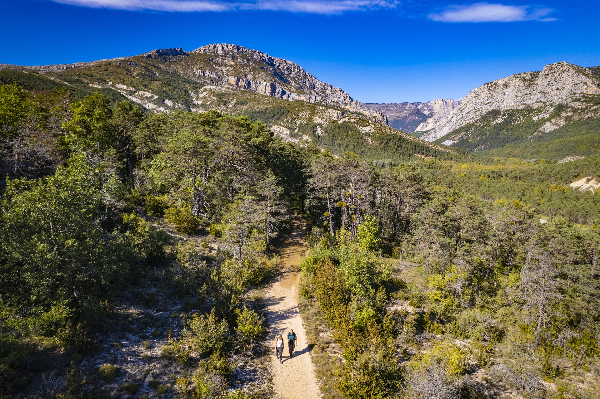 Sur le sentier - Trigance au pont de Carajuan