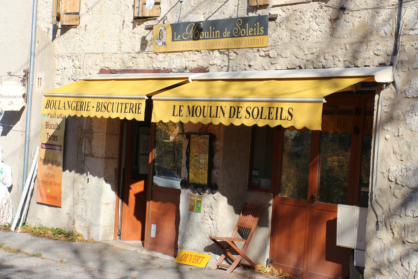 Entrée de la boulangerie - Moulin de Soleils