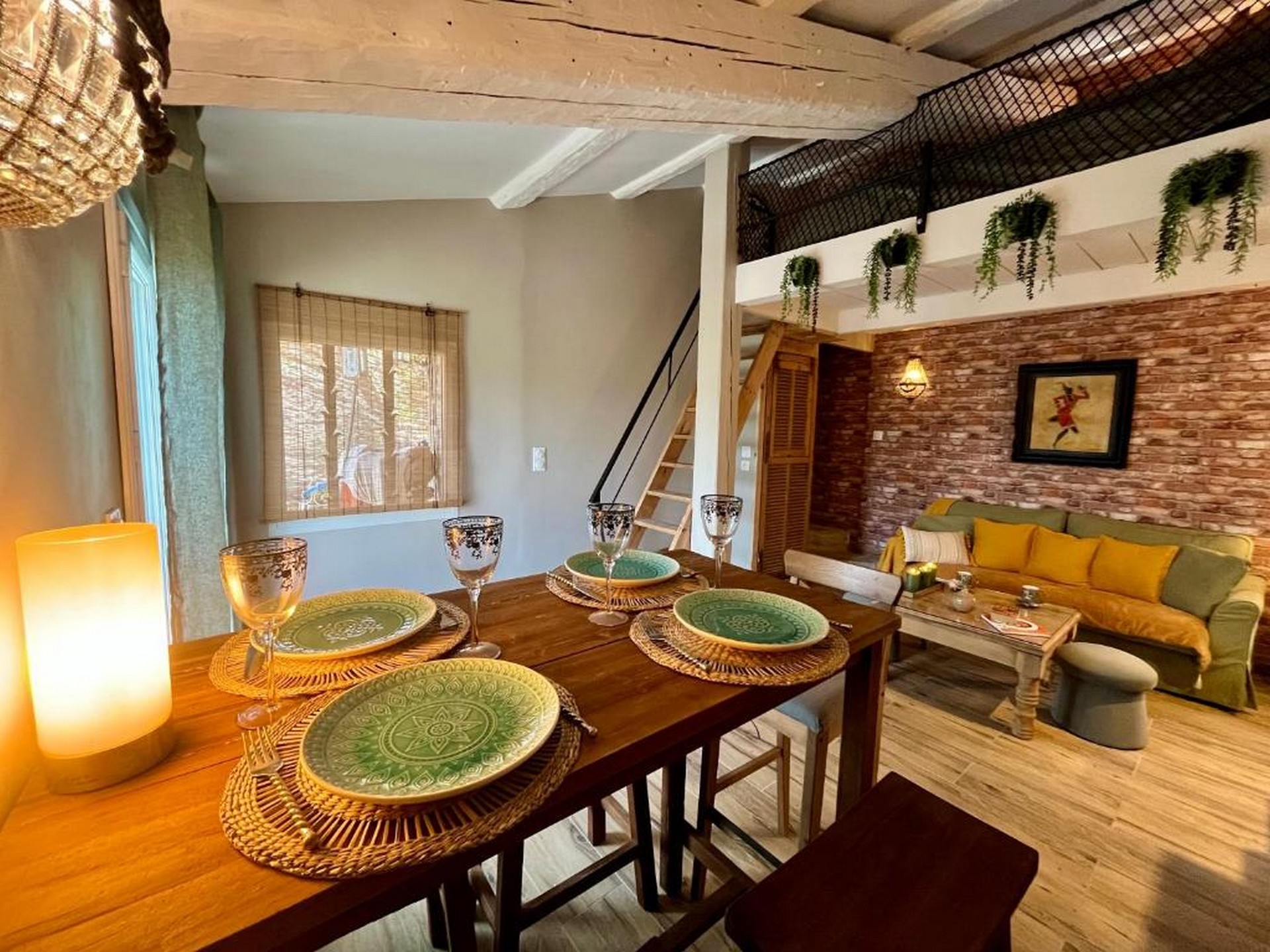 Vue générale - Chez Eddy et Caro : Gîte La Bohème_Trigance