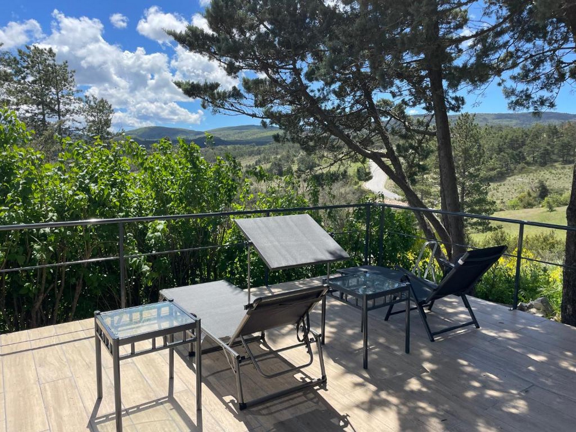 Terrasse - Chez Eddy et Caro : Gîte La Casita_Trigance
