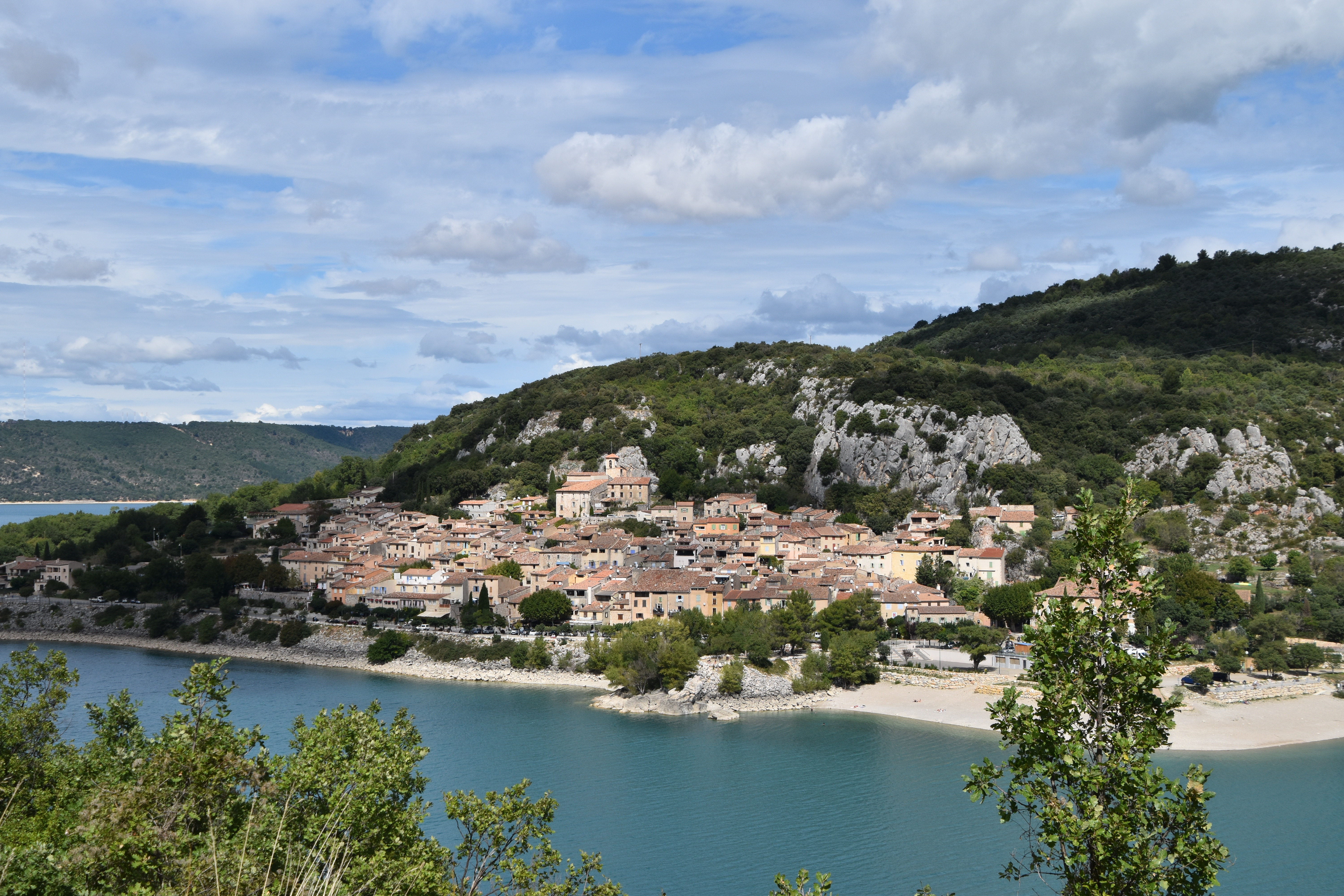 Village de Bauduen au bord du lac