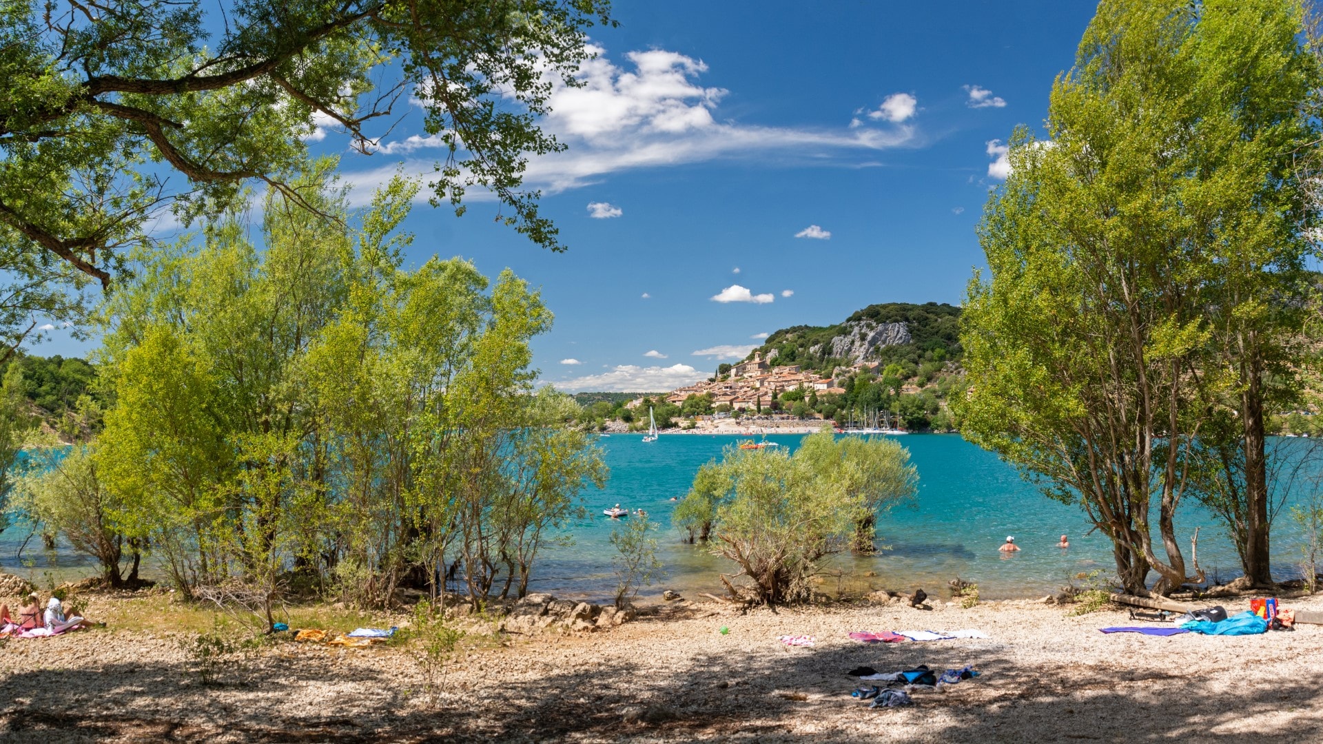 Lac & village - Tikayan -Les Rives du Lac de Sainte Croix